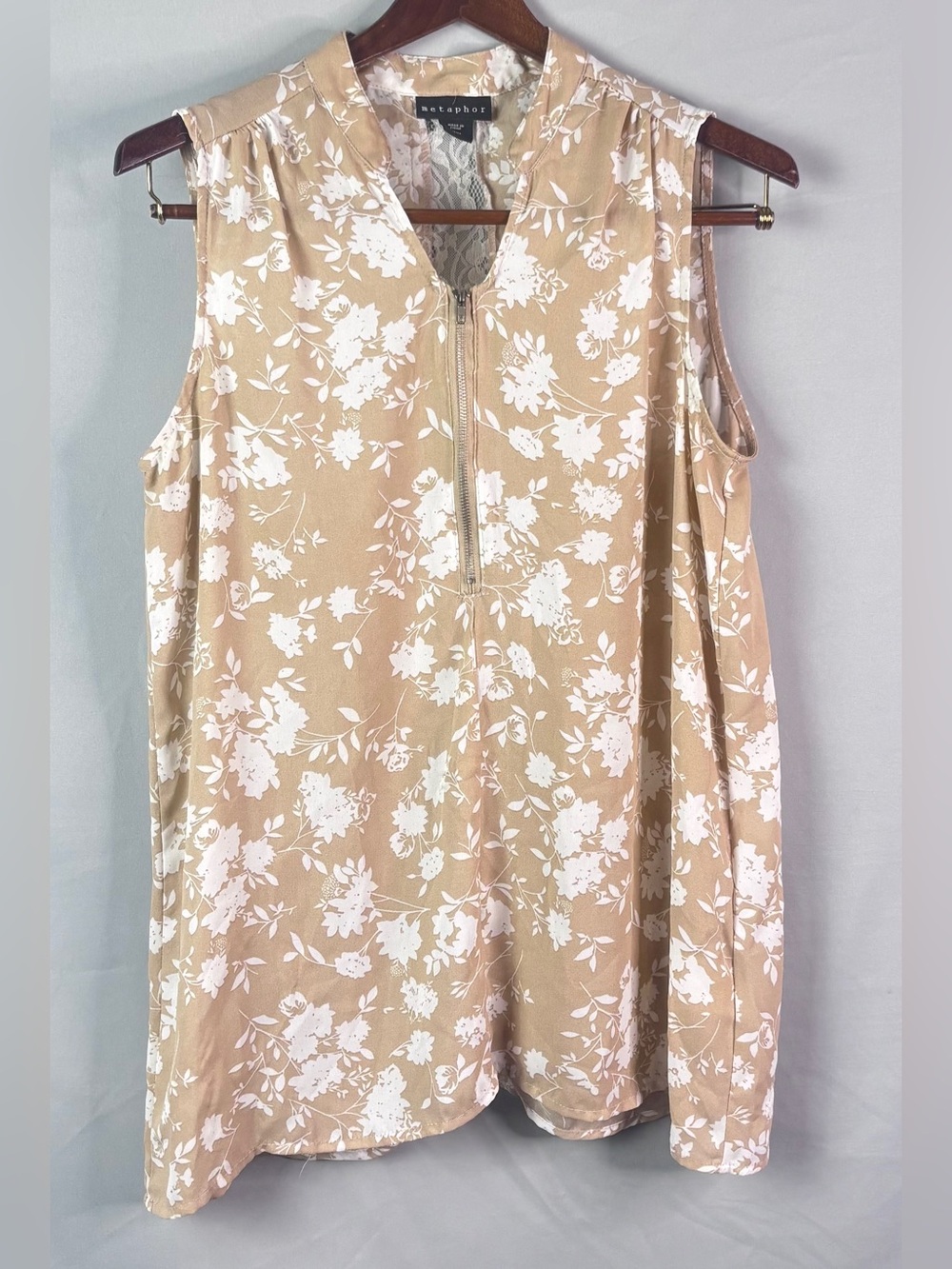 Metaphor Beige Floral Zip-Front Sleeveless Camisole